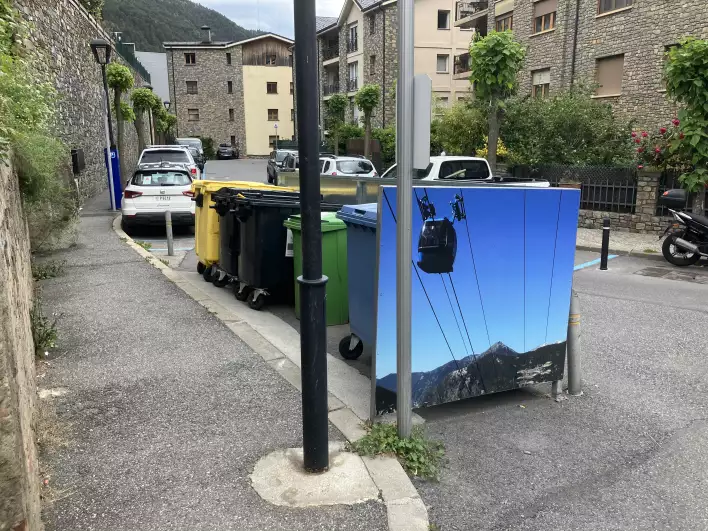 Hiding trash is as smart as pretending to recycle plastic