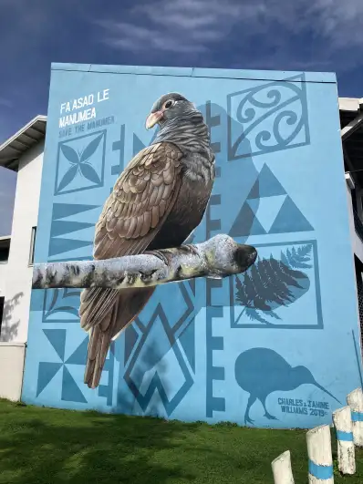 Kiwi wall painting
