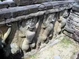 Sculptures in Phimeanakas