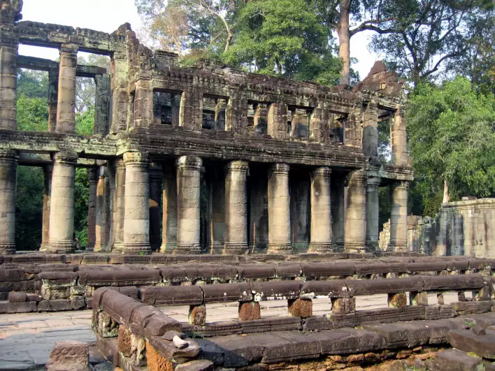 Pillars in Preah Khan