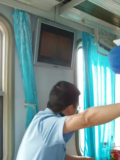 T-train - Chinese love flat screens, even in trains