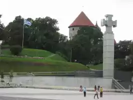 Estonia building nationalism with a war memorial