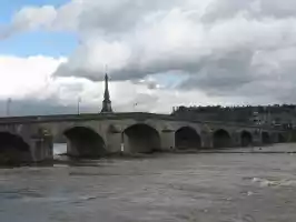 La Loire, a mythical French river (doesnt seem to produce electricity and is not suitable for sailing either)