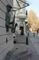 Street musician statue