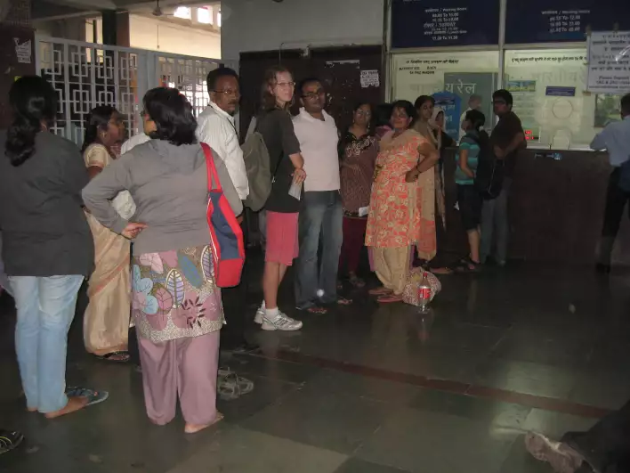 Queueing for last-minute (takkal) train tickets in Pune at 03:30 AM