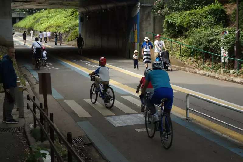 Komazawa Olympic Park has separate lanes for walking, jogging and cycling