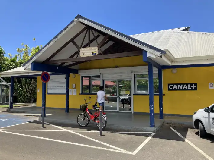 Society Islands, Moorea, Papetoia post office