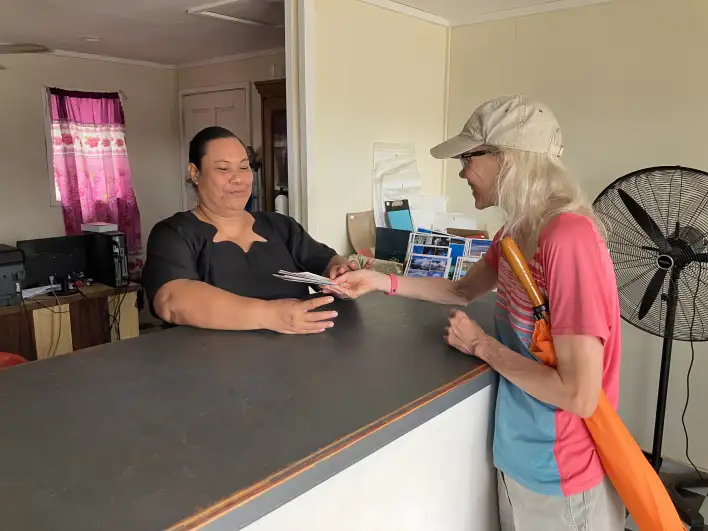 Tonga, mailing postcards