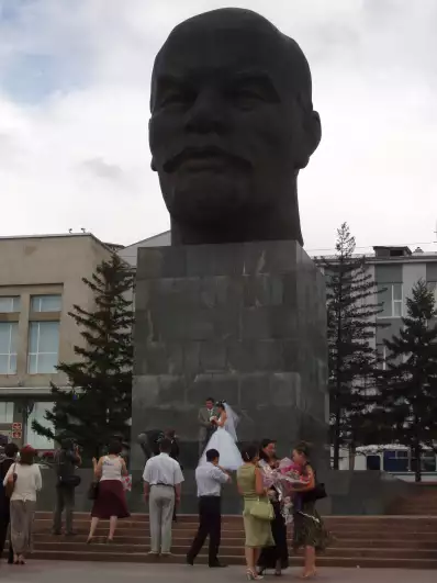 Lenin gives his blessing to a newly married couple
