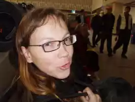 Päivi explaining our travel plans