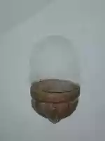 Spitting pot on the wall