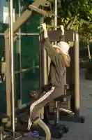 Exploiting free outdoor gym in Naksan Park Exploiting free outdoor gym in Naksan Park