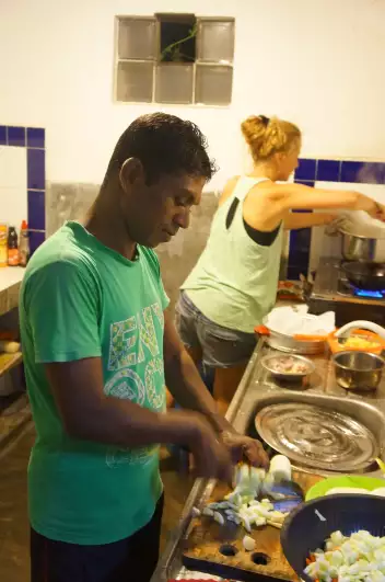 Sarak and Katarina cooking Sri Lankan vegan delicacies