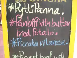 Sometimes the languages get mixed up. Here it probably should have been pyttipannu
