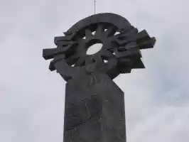 Almost as cool as Lenins head - Soviet-style artwork at the border