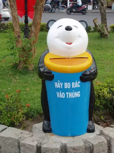 A handy panda rubbish bin