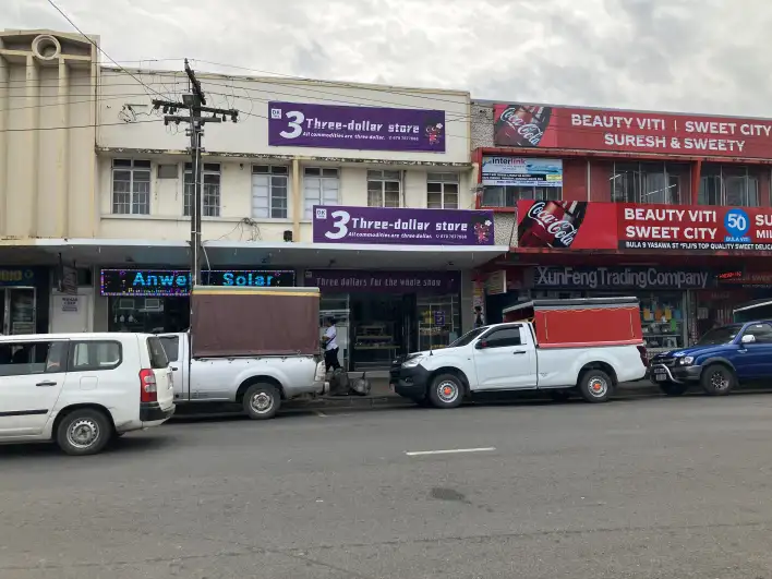 Not 1-dollar but 3-dollar store